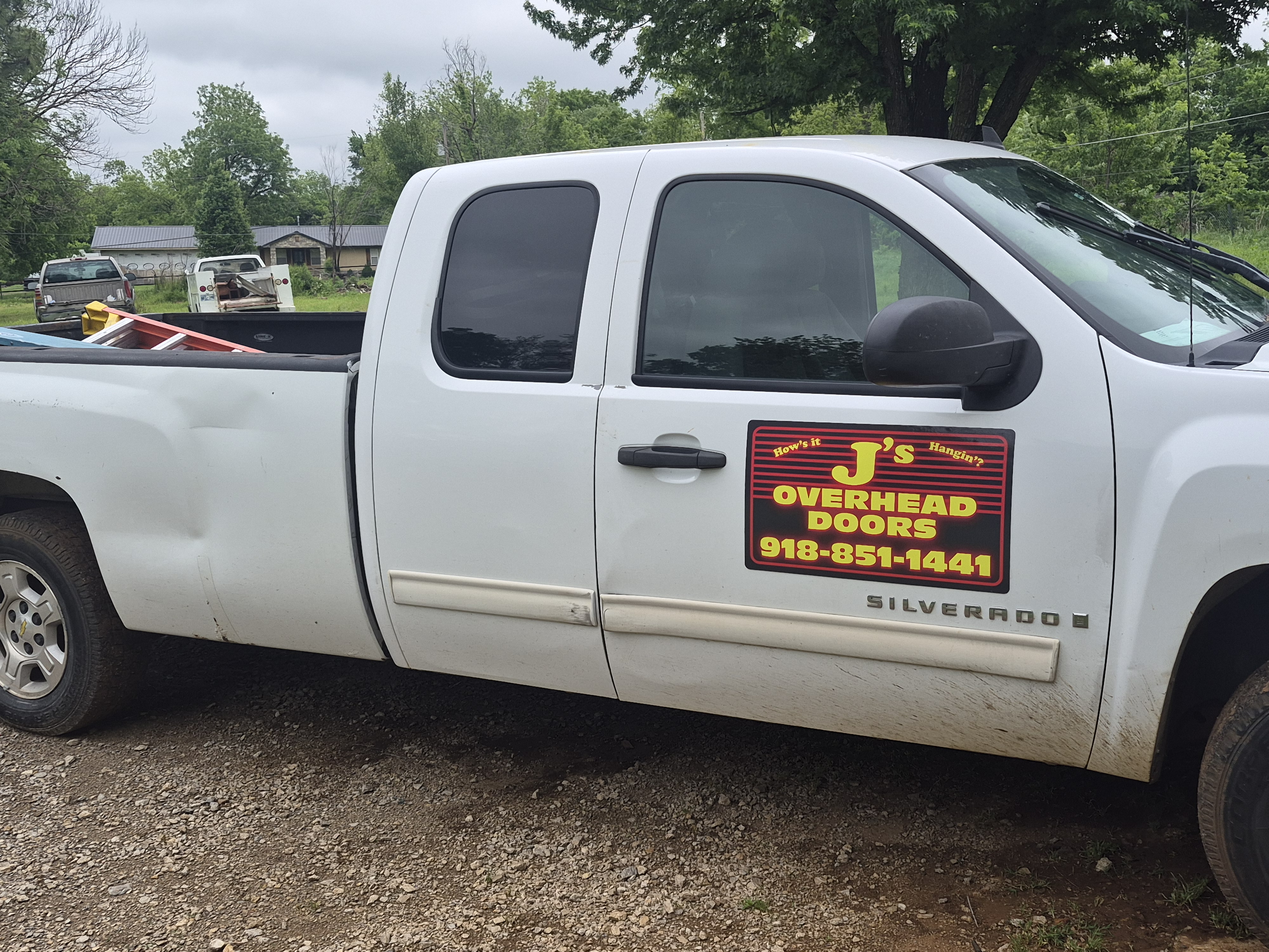 J's Overhead Door emergency garage door repair truck in Sand Springs, OK